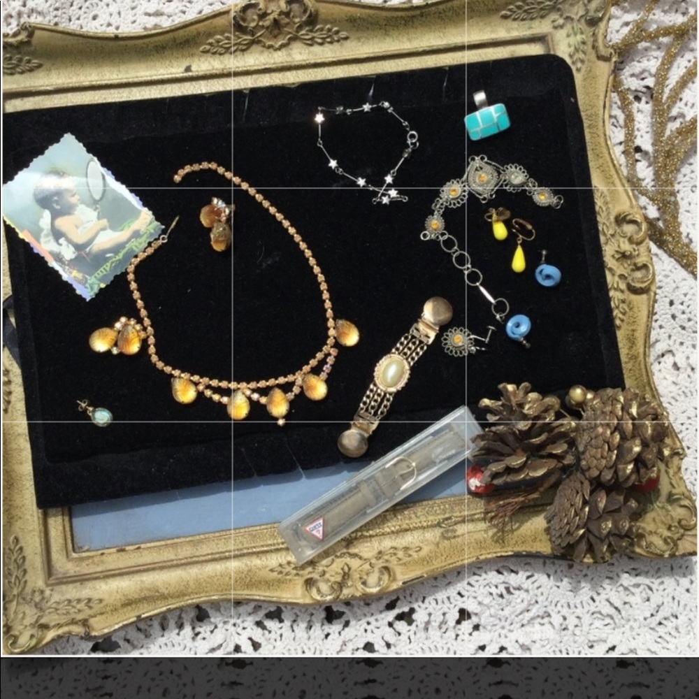 EXQUISITE ACCESSORIES ANTIQUES JEWELRY & MORE  👜 COMING 🔜 - Picture 2 of 16
